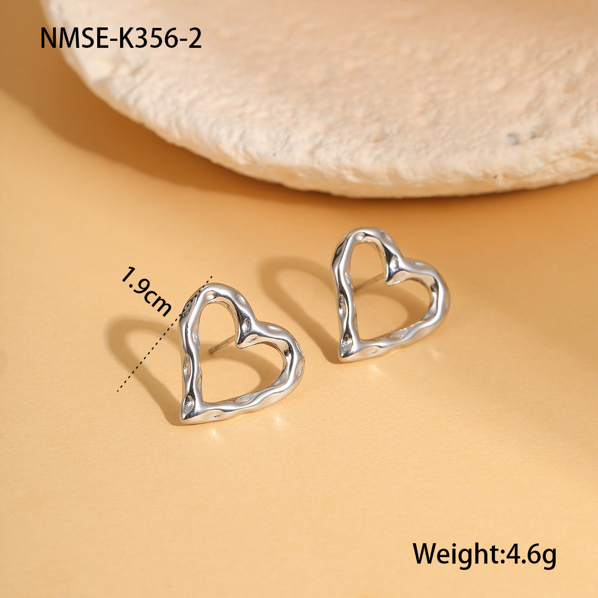 Simple Titanium Steel Hollow Out Cutout Heart Shaped Earrings Gold Plating Stud Earrings All Match Delicate Ear Jewelry