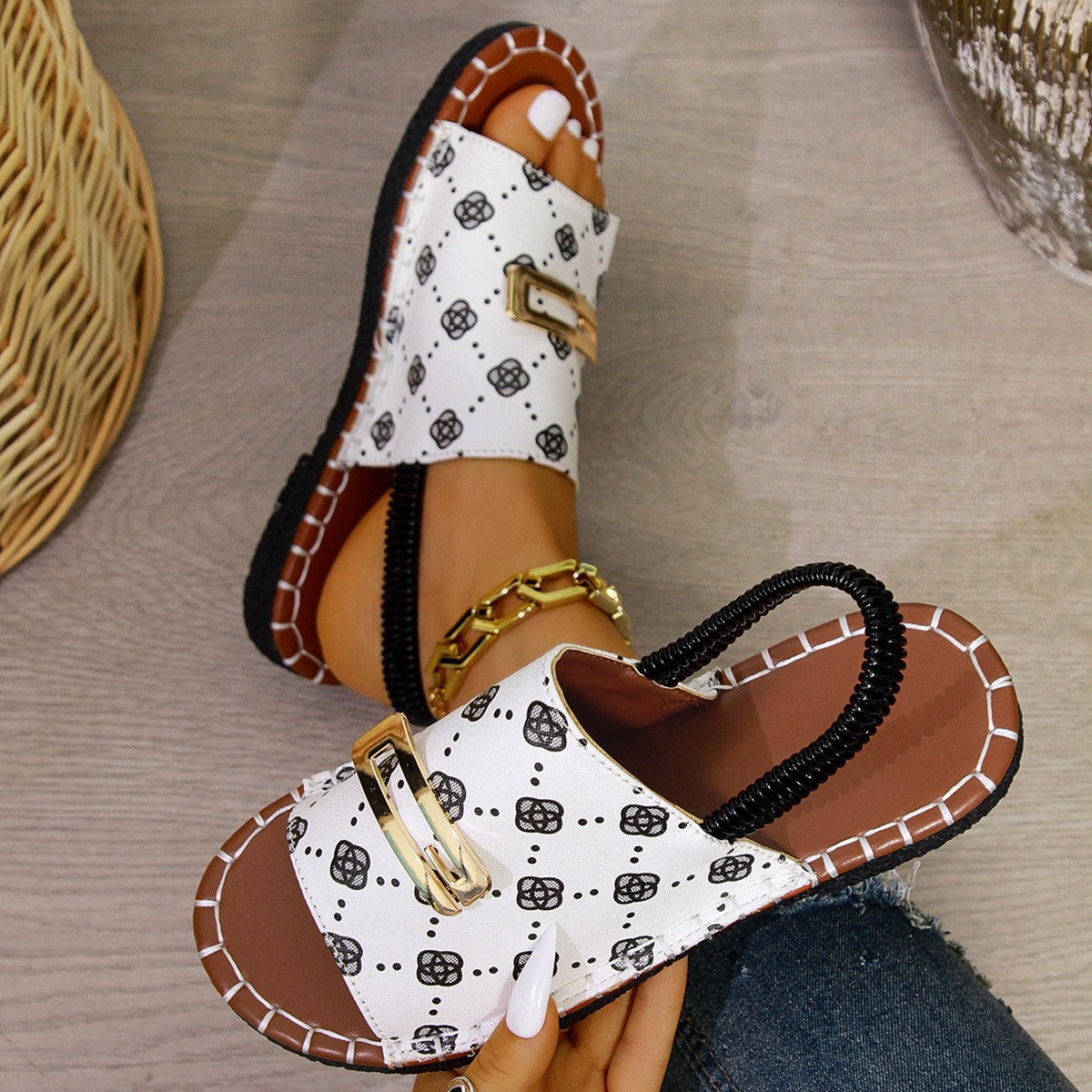 Buckle Cloth One Line Sandals Women Summer Elastic Band Flat Bottom Embroidery Beach Slippers